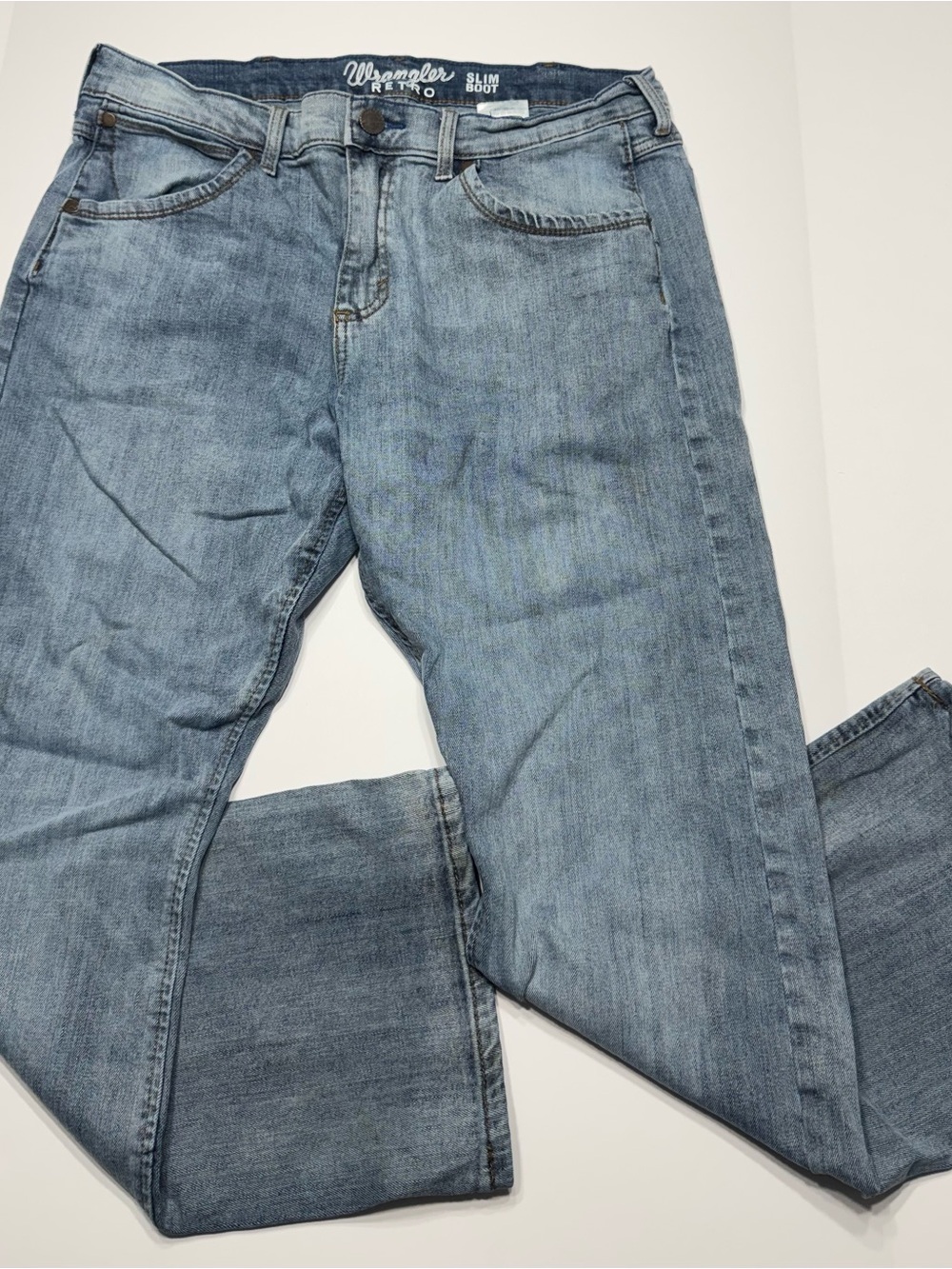 Wrangler Straight Jeans in Light Blue Denim